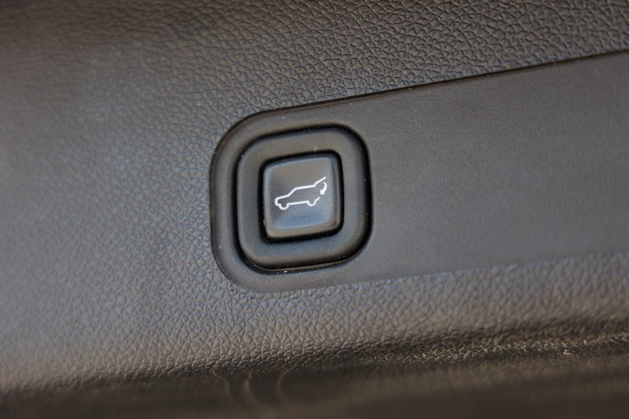 Cadillac Escalade ESV  2012