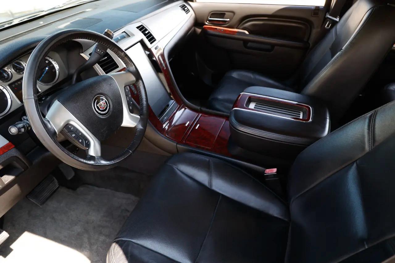 Cadillac Escalade ESV  2012