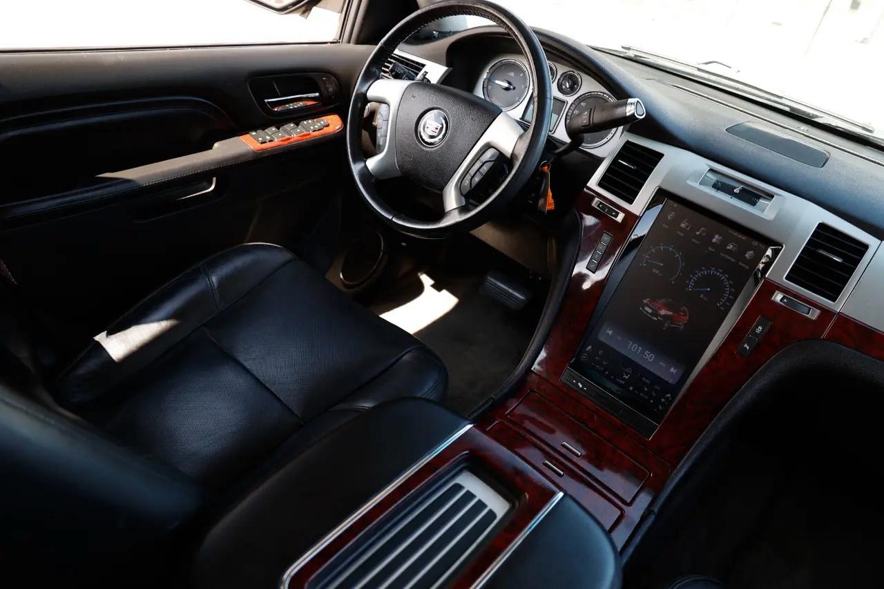 Cadillac Escalade ESV  2012