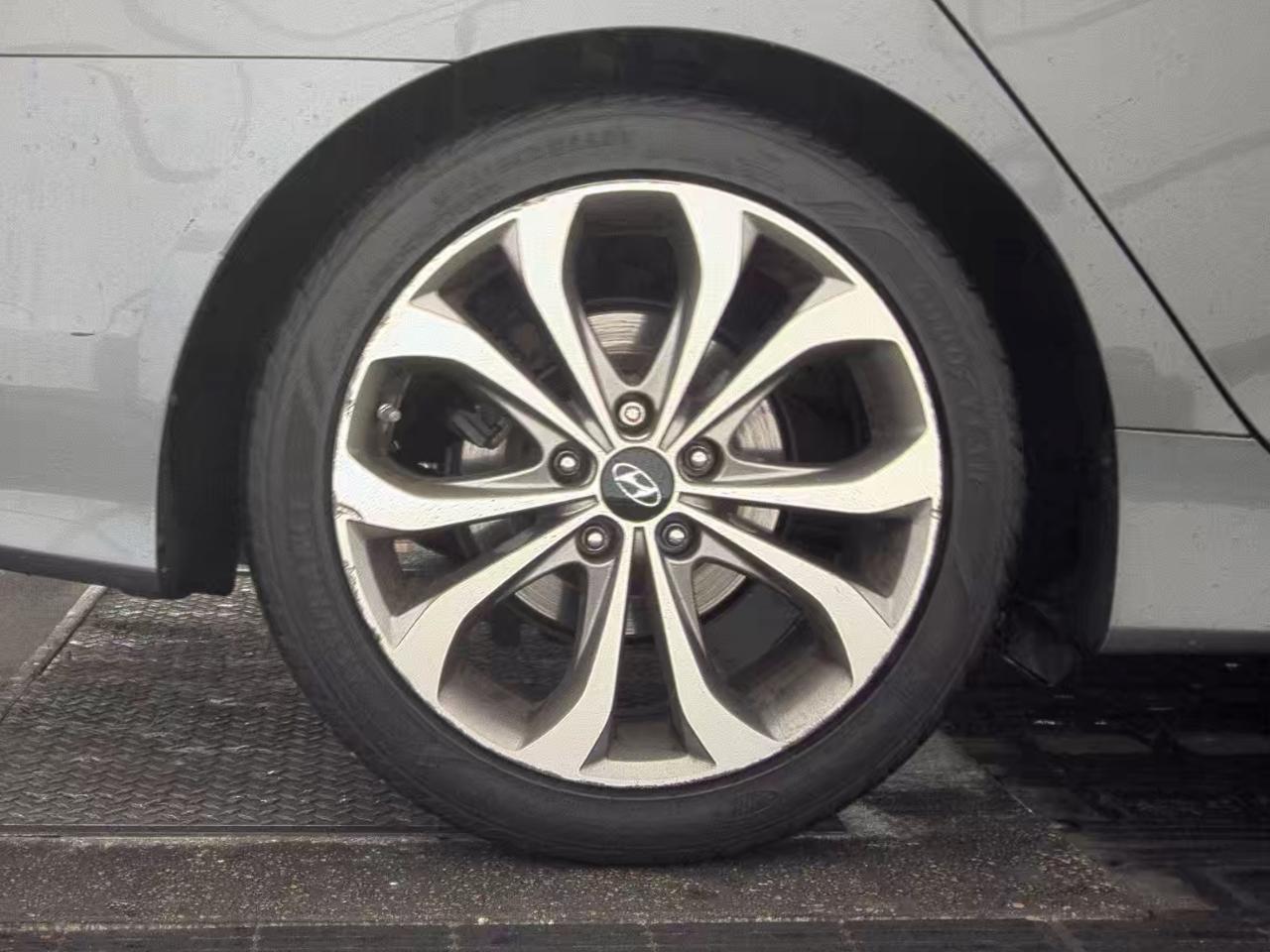 Hyundai Sonata  2014