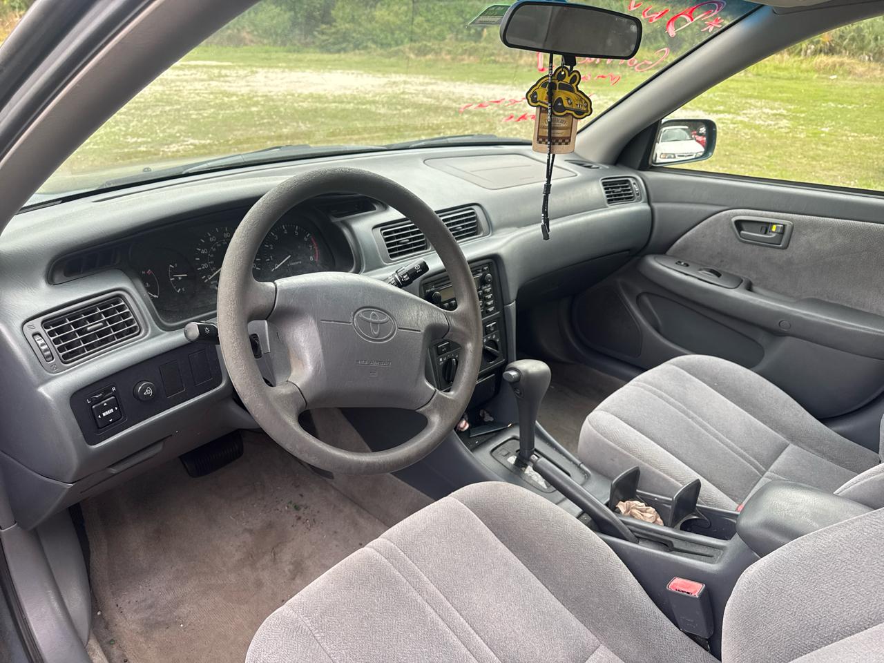 Toyota Camry CE 2000