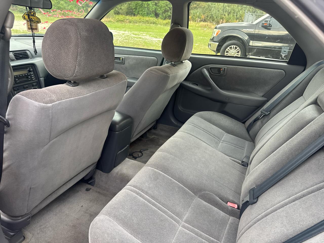 Toyota Camry CE 2000