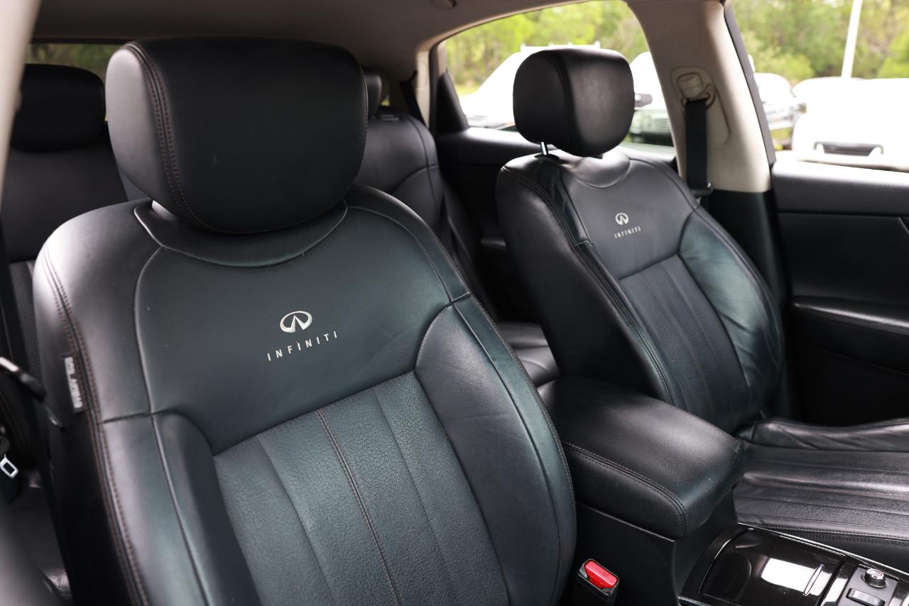 Infiniti QX70  2014
