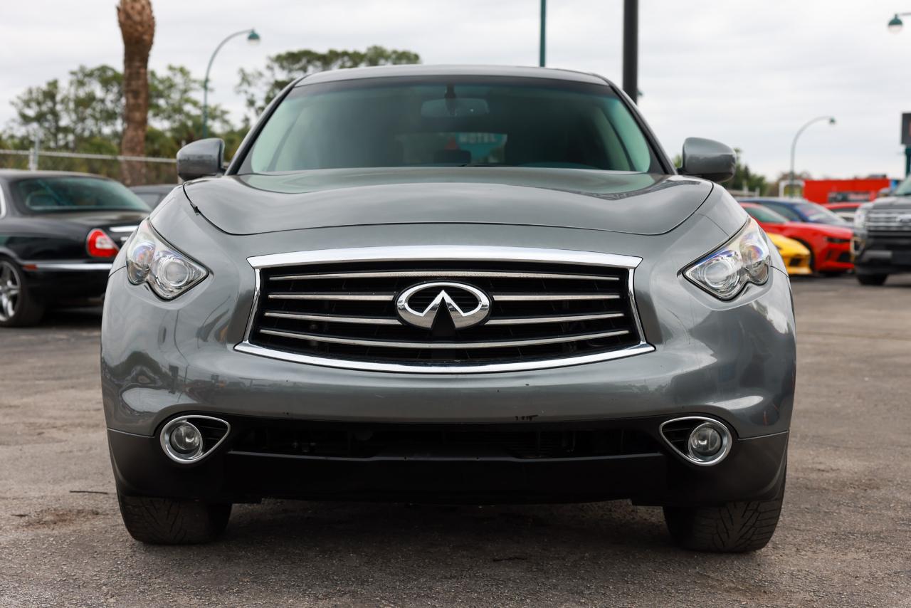 Infiniti QX70  2014