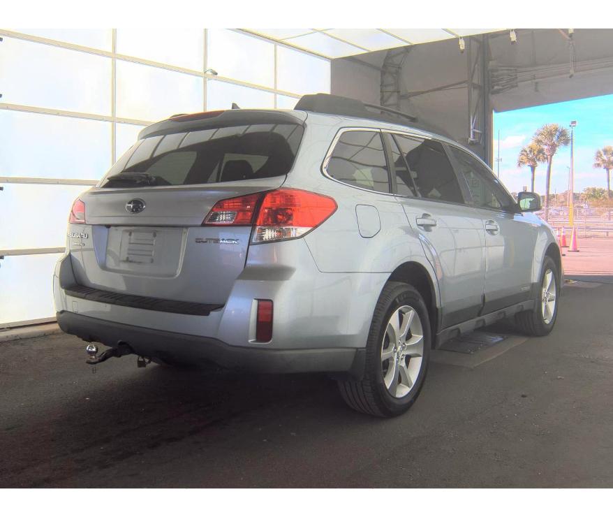 Subaru Outback  2013