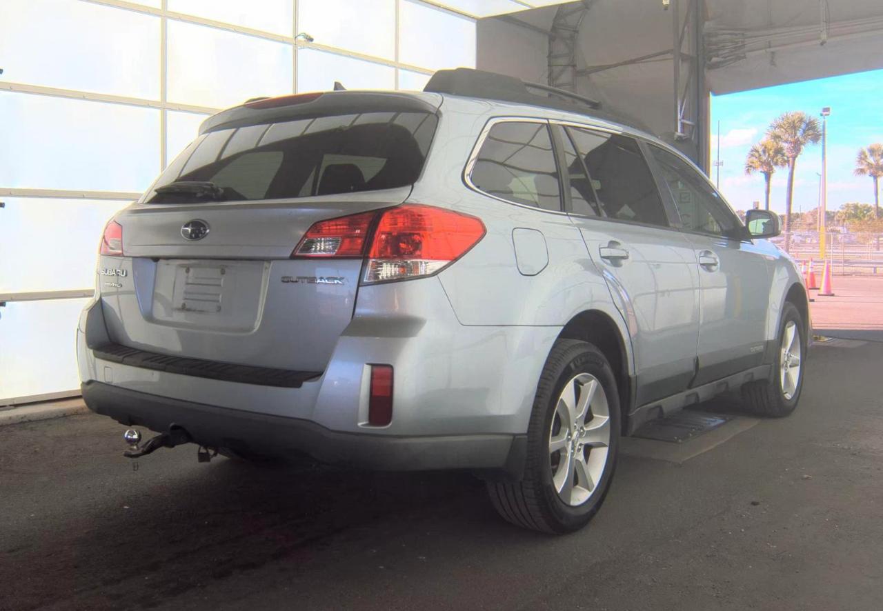 Subaru Outback  2013