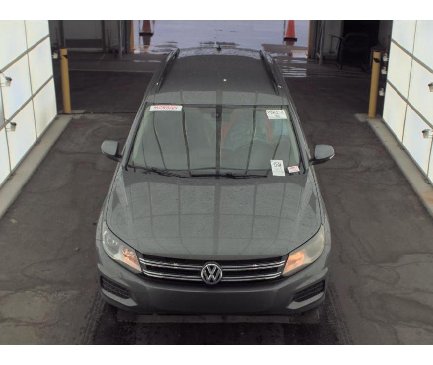 Volkswagen Tiguan S 2016