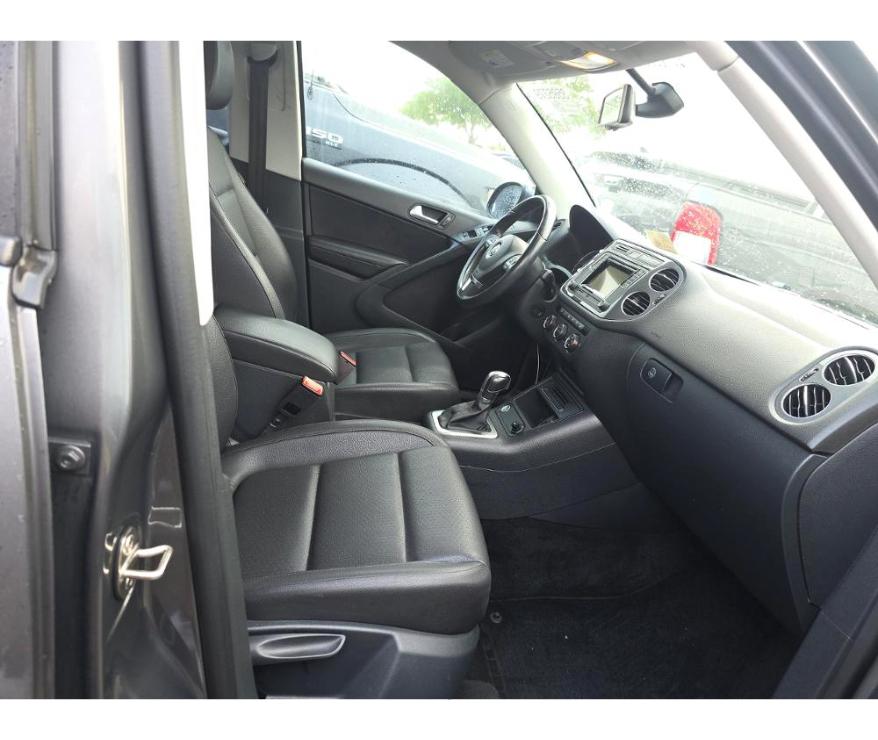 Volkswagen Tiguan S 2016