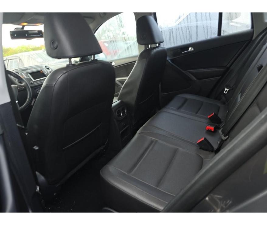 Volkswagen Tiguan S 2016