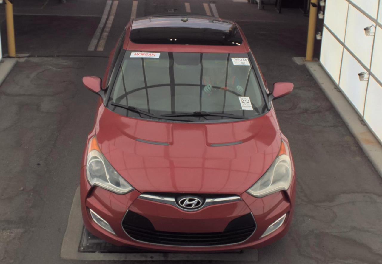 Hyundai Veloster  2013