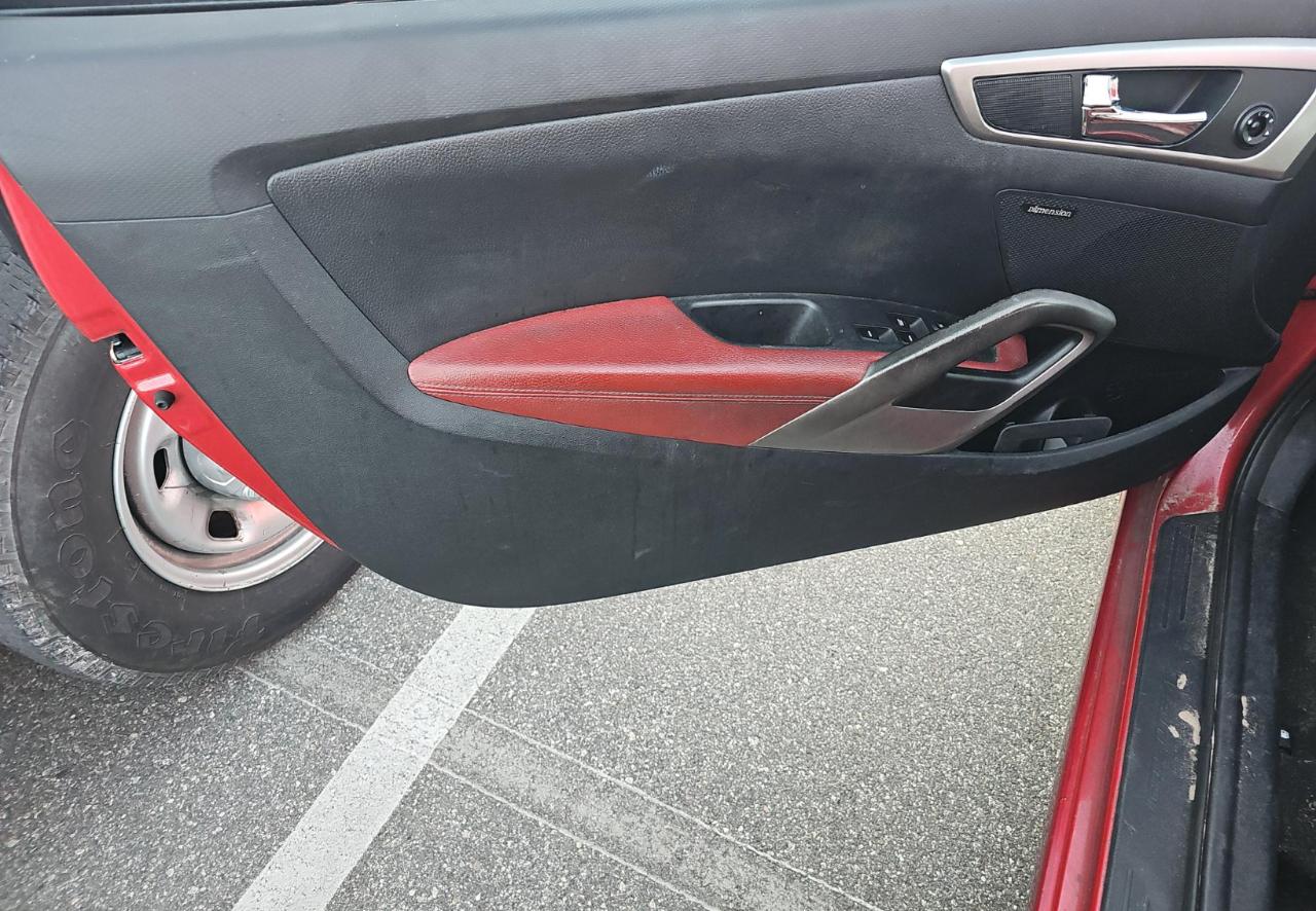 Hyundai Veloster  2013