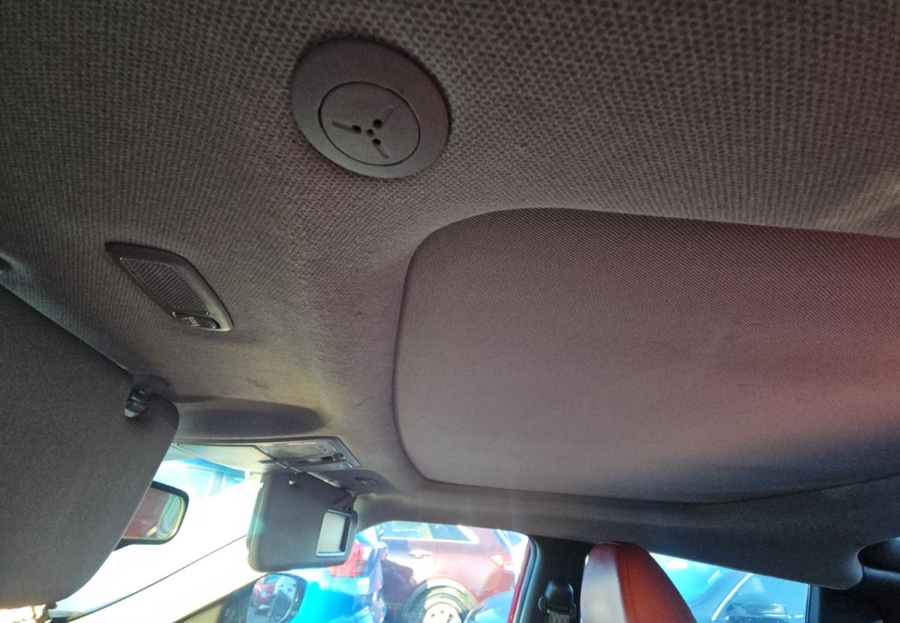 Hyundai Veloster  2013