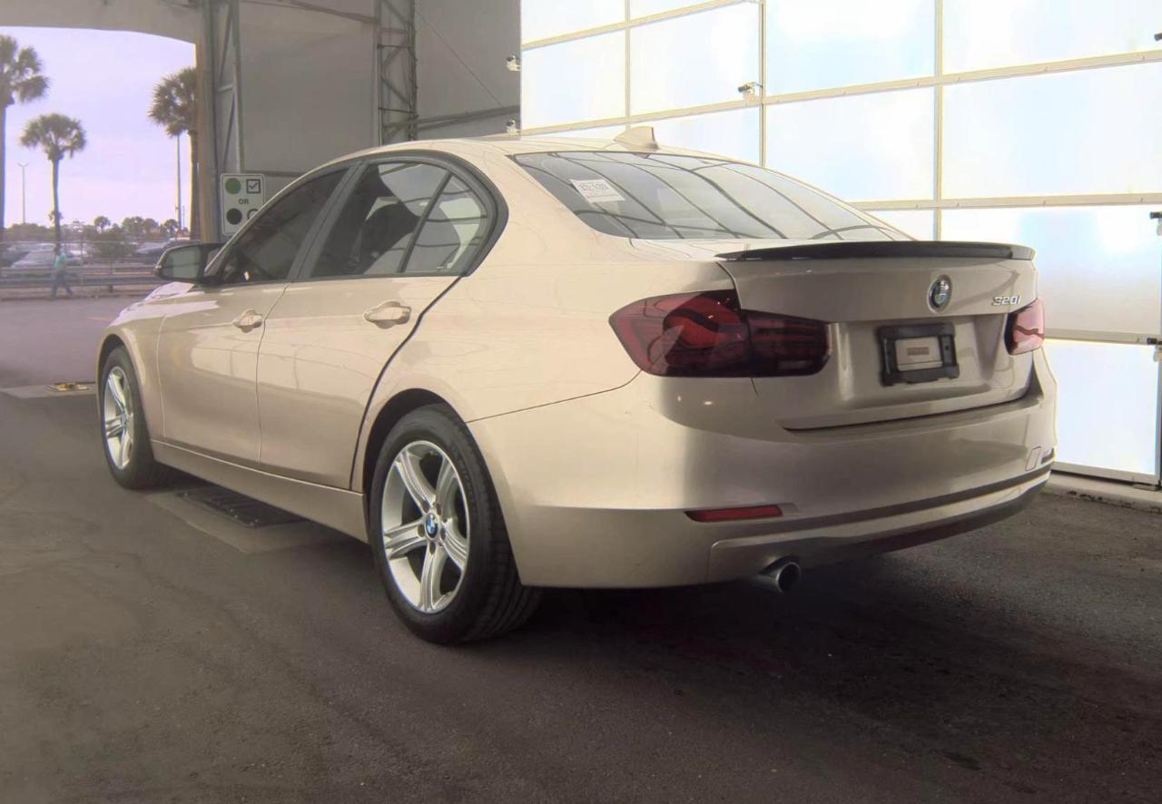 BMW 320i  2014