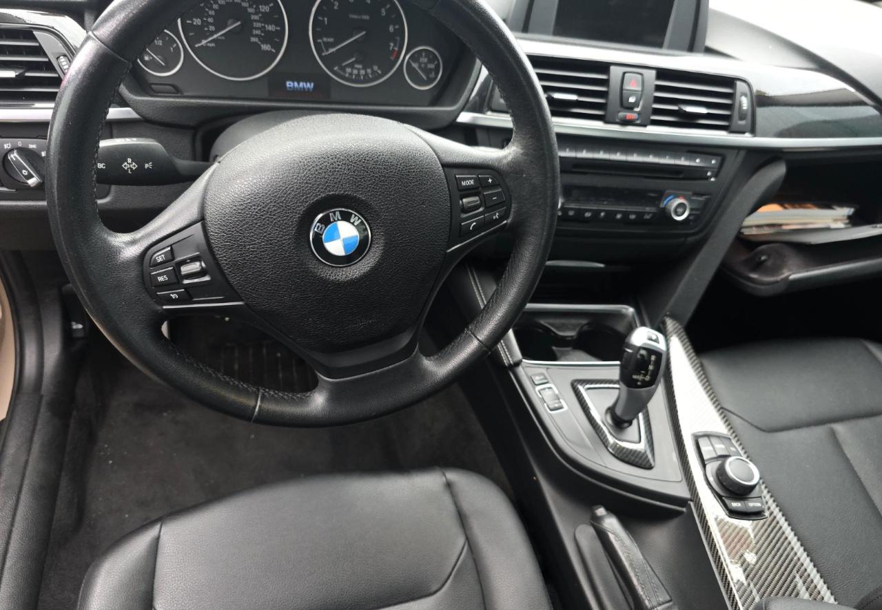 BMW 320i  2014