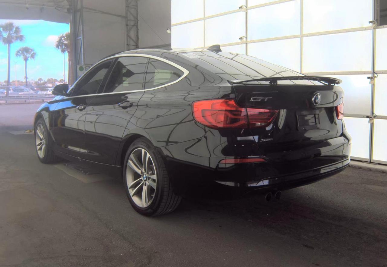 BMW 330xi  2018