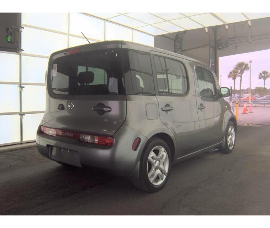 Nissan Cube  2012