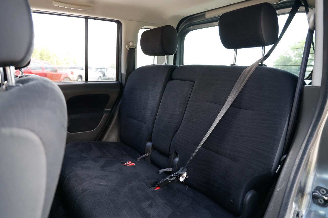 Nissan Cube  2012