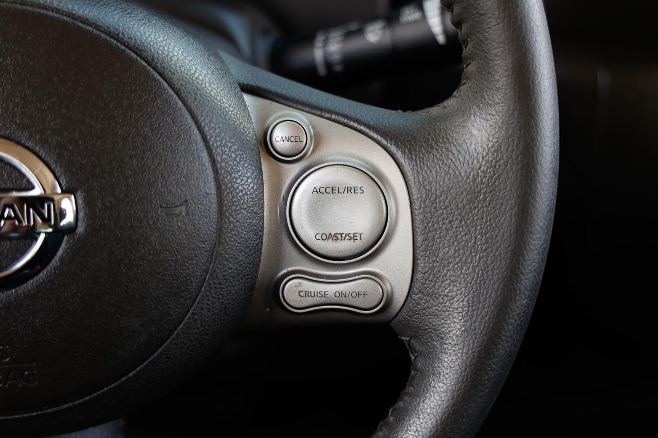 Nissan Cube  2012