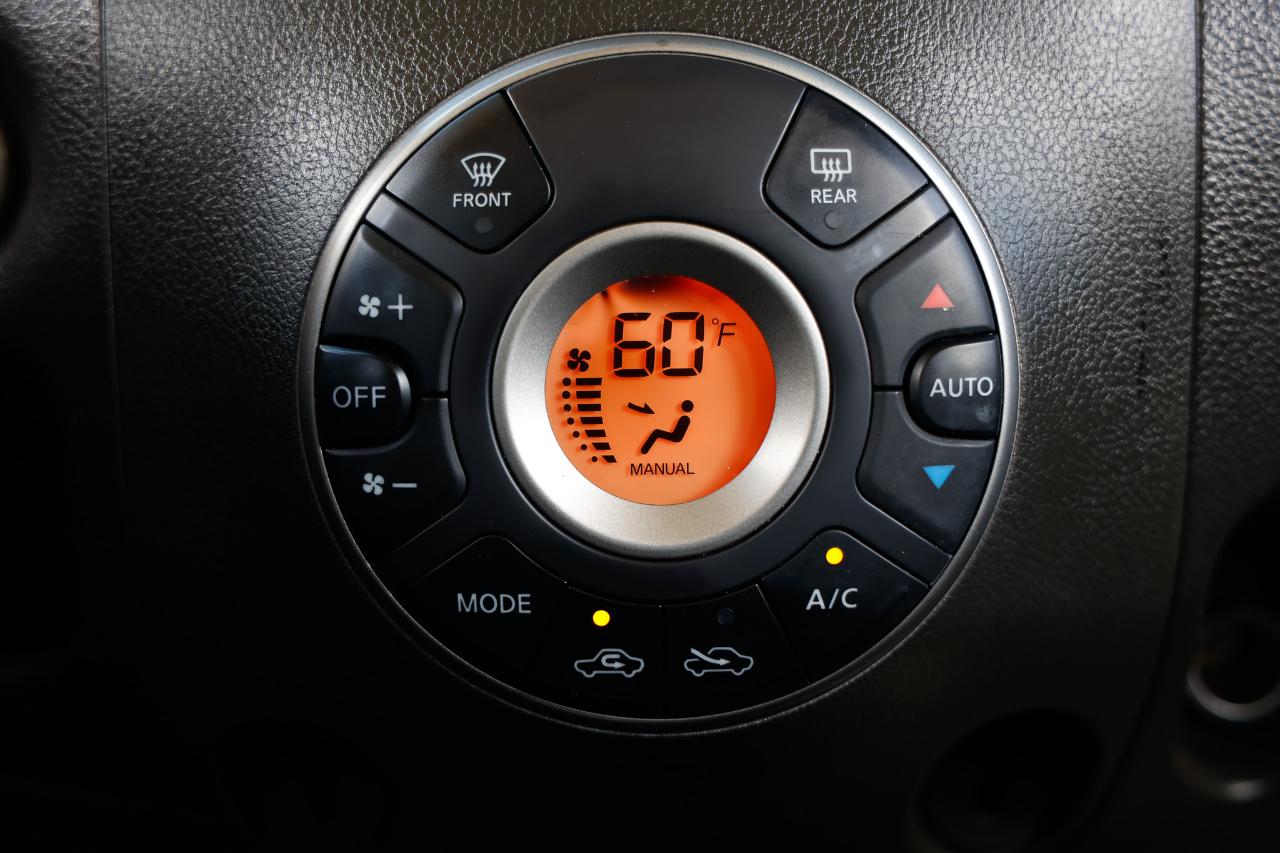 Nissan Cube  2012