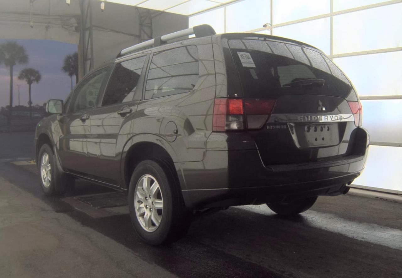 Mitsubishi Endeavor  2011