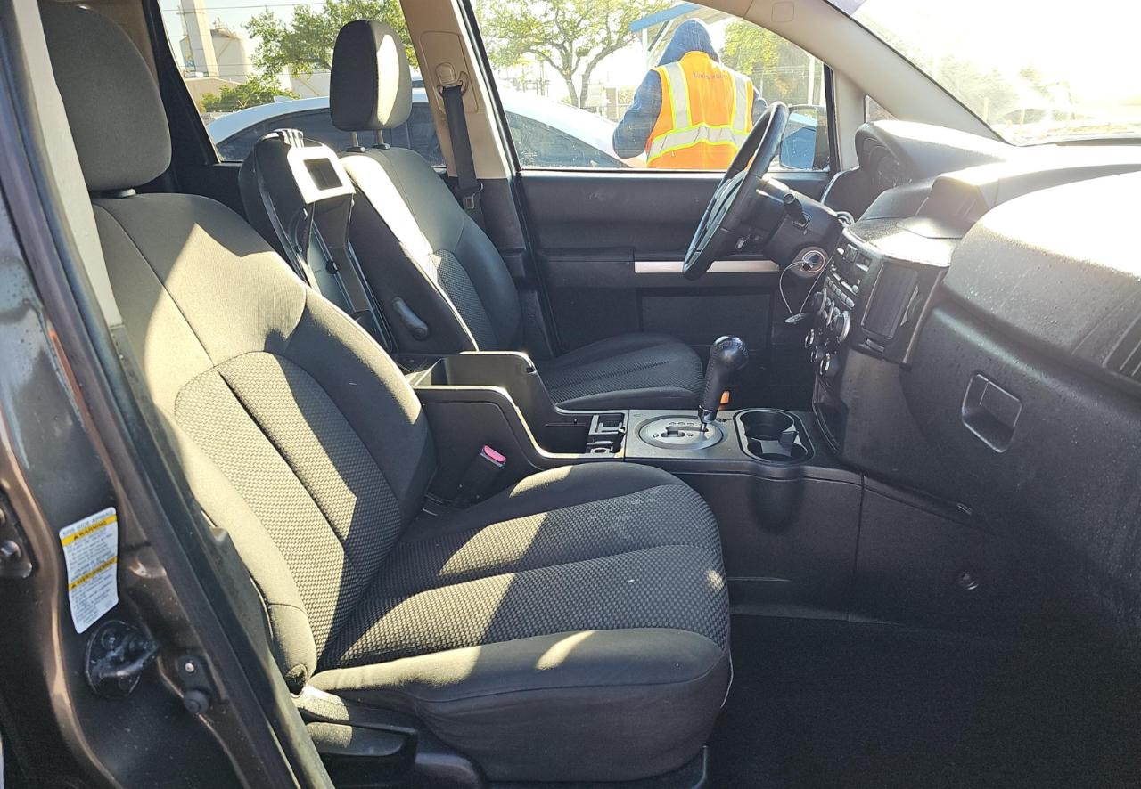 Mitsubishi Endeavor  2011