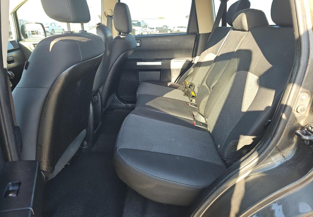 Mitsubishi Endeavor  2011