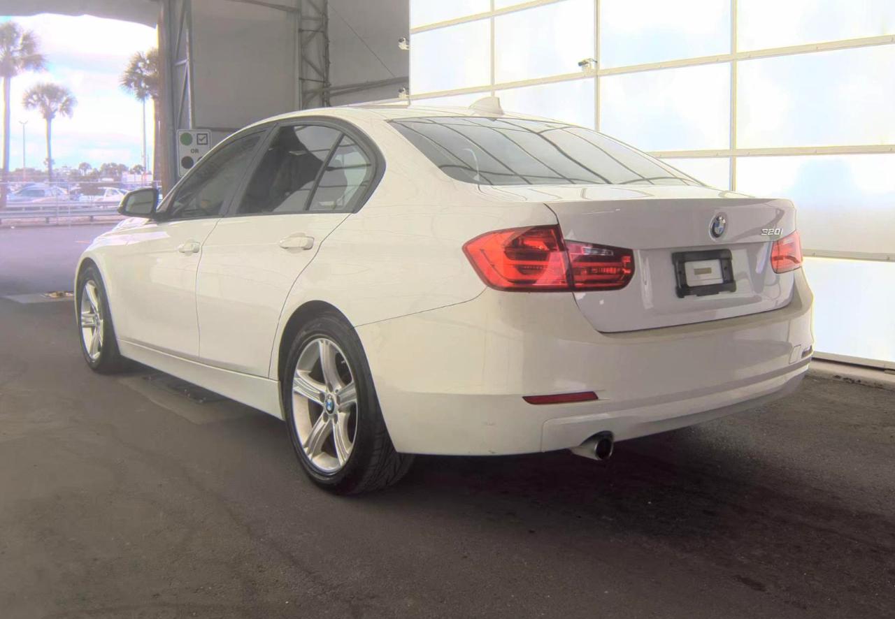 BMW 320i  2014