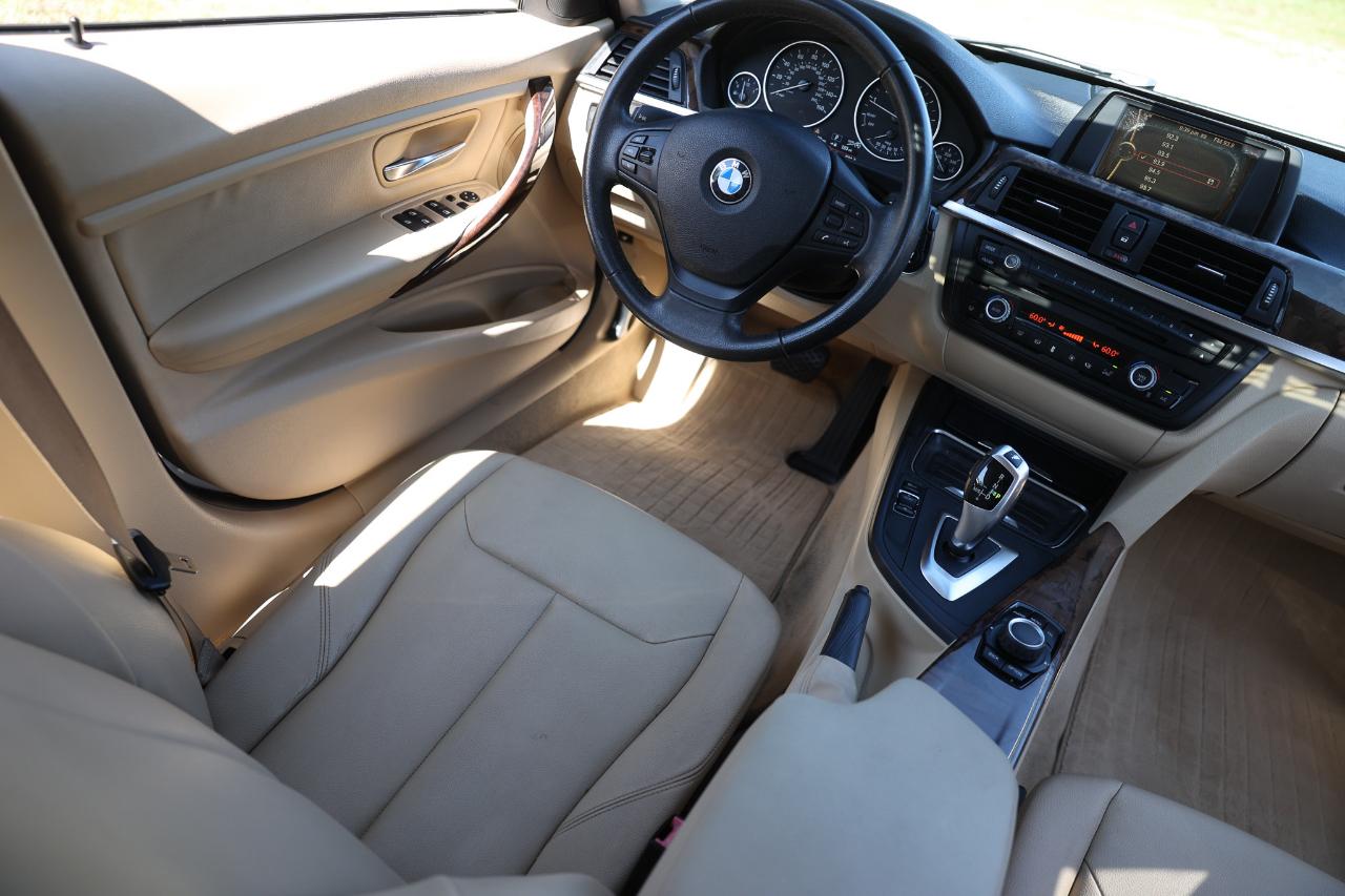 BMW 320i  2014