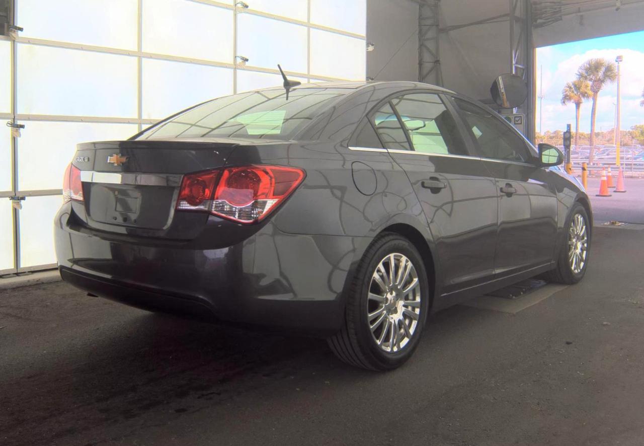Chevrolet Cruze  2011