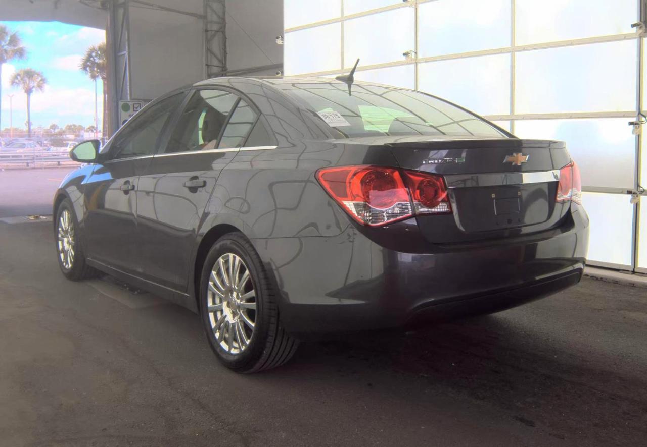 Chevrolet Cruze  2011