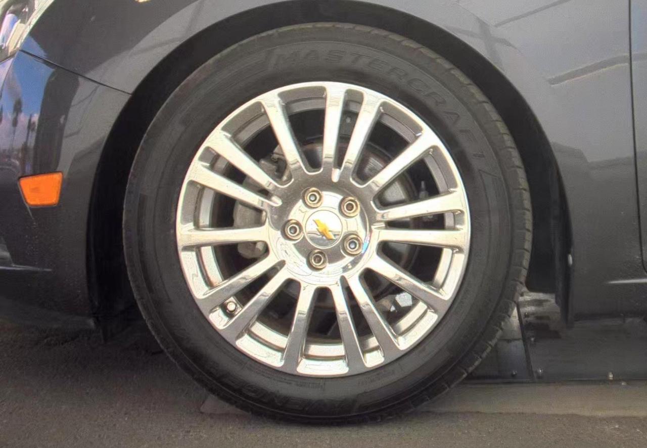 Chevrolet Cruze  2011