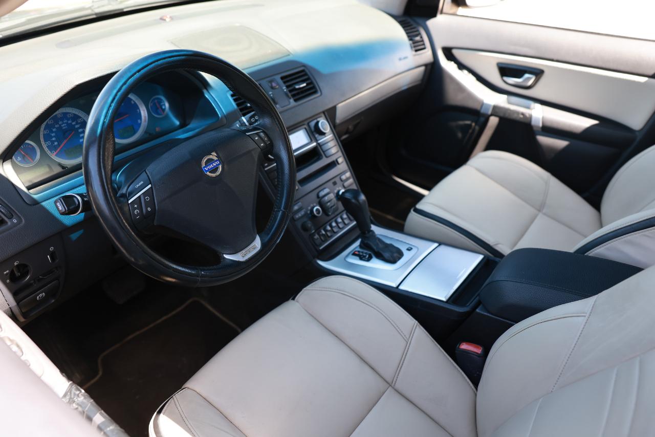 Volvo XC90  2012
