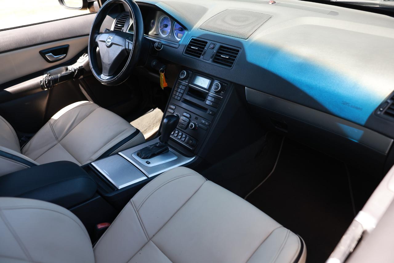 Volvo XC90  2012