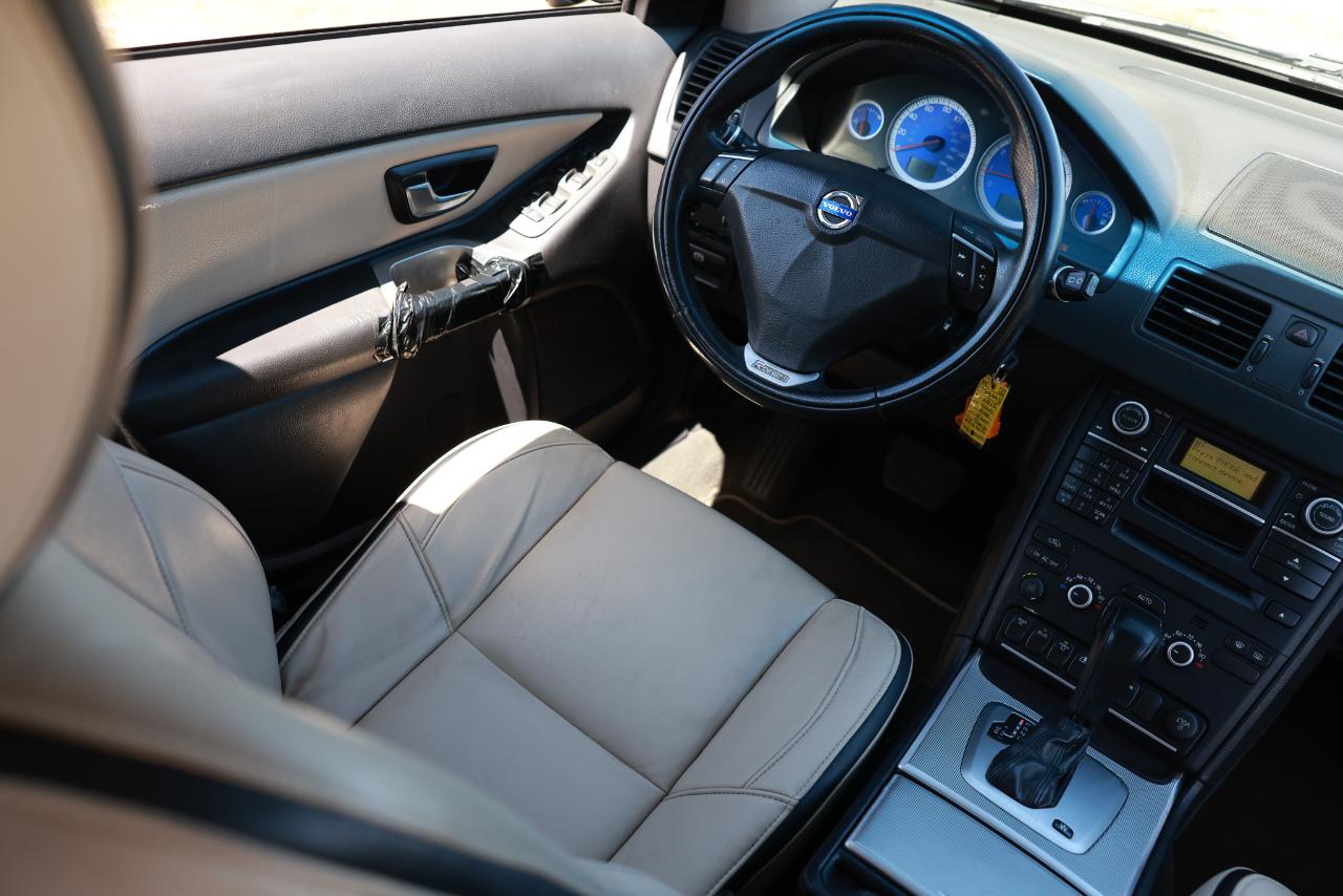 Volvo XC90  2012