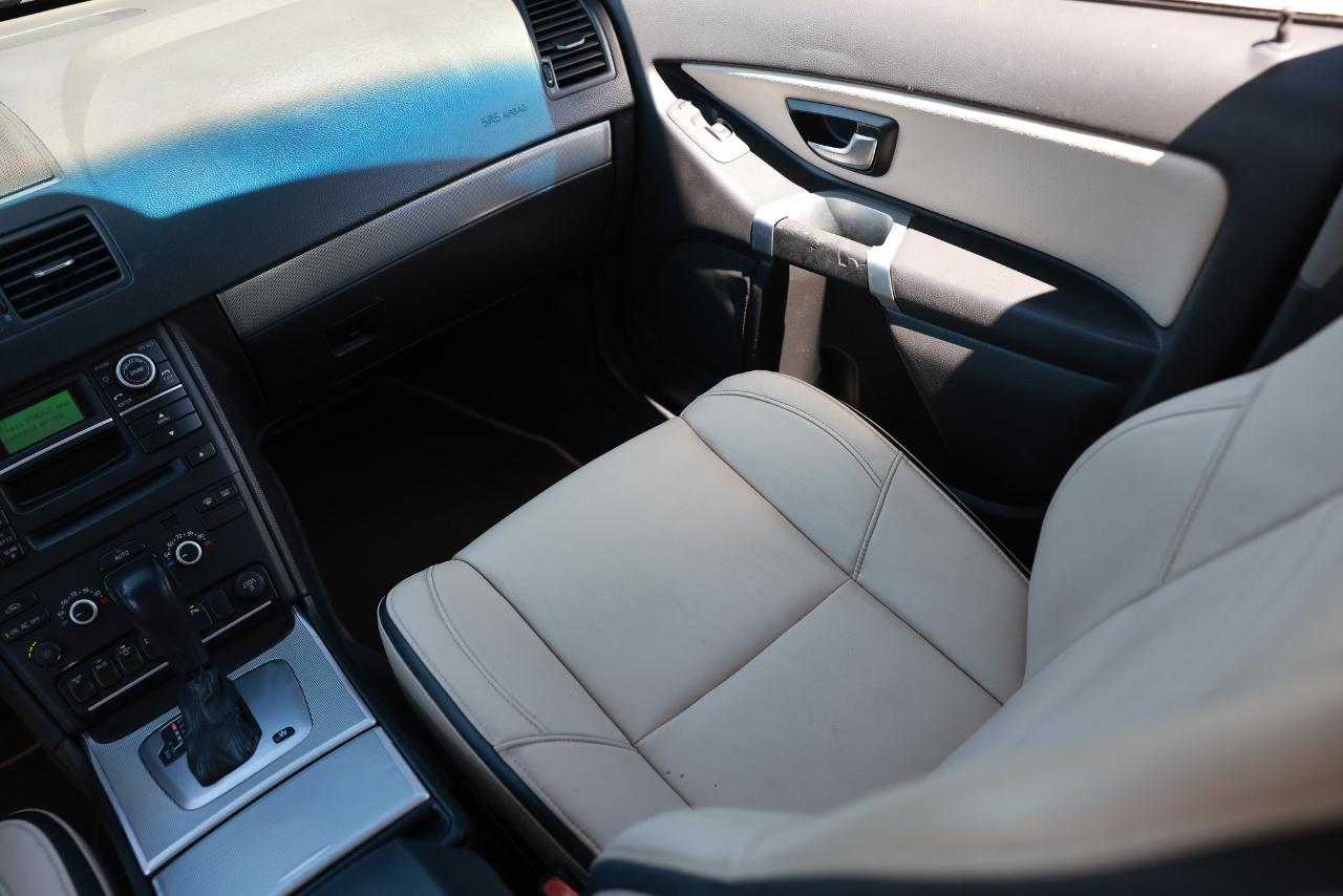 Volvo XC90  2012