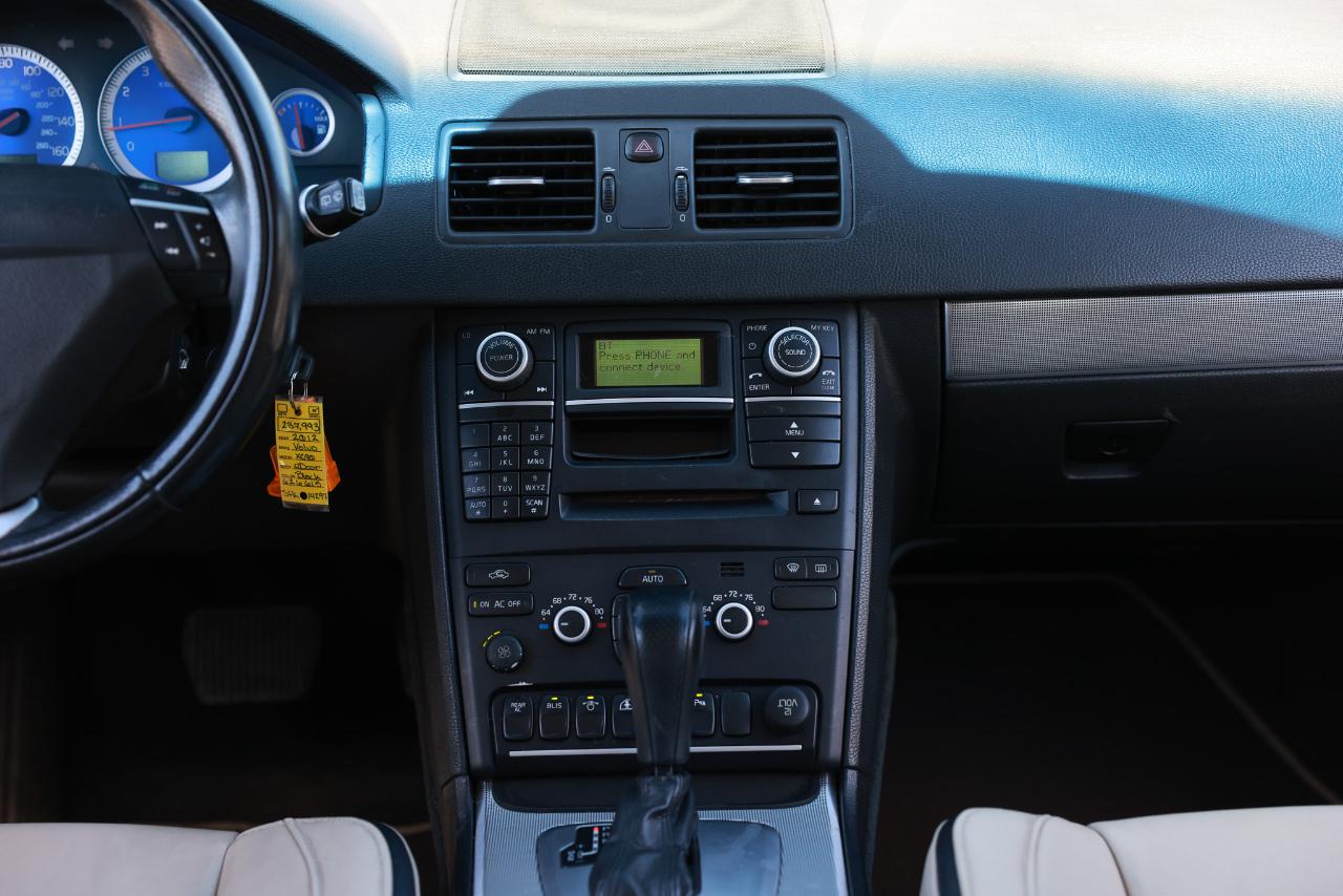 Volvo XC90  2012