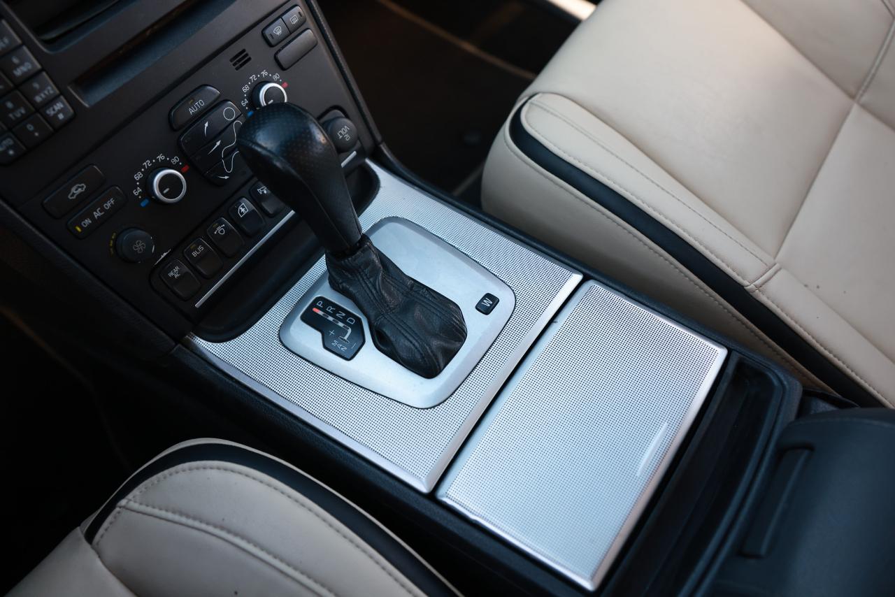 Volvo XC90  2012