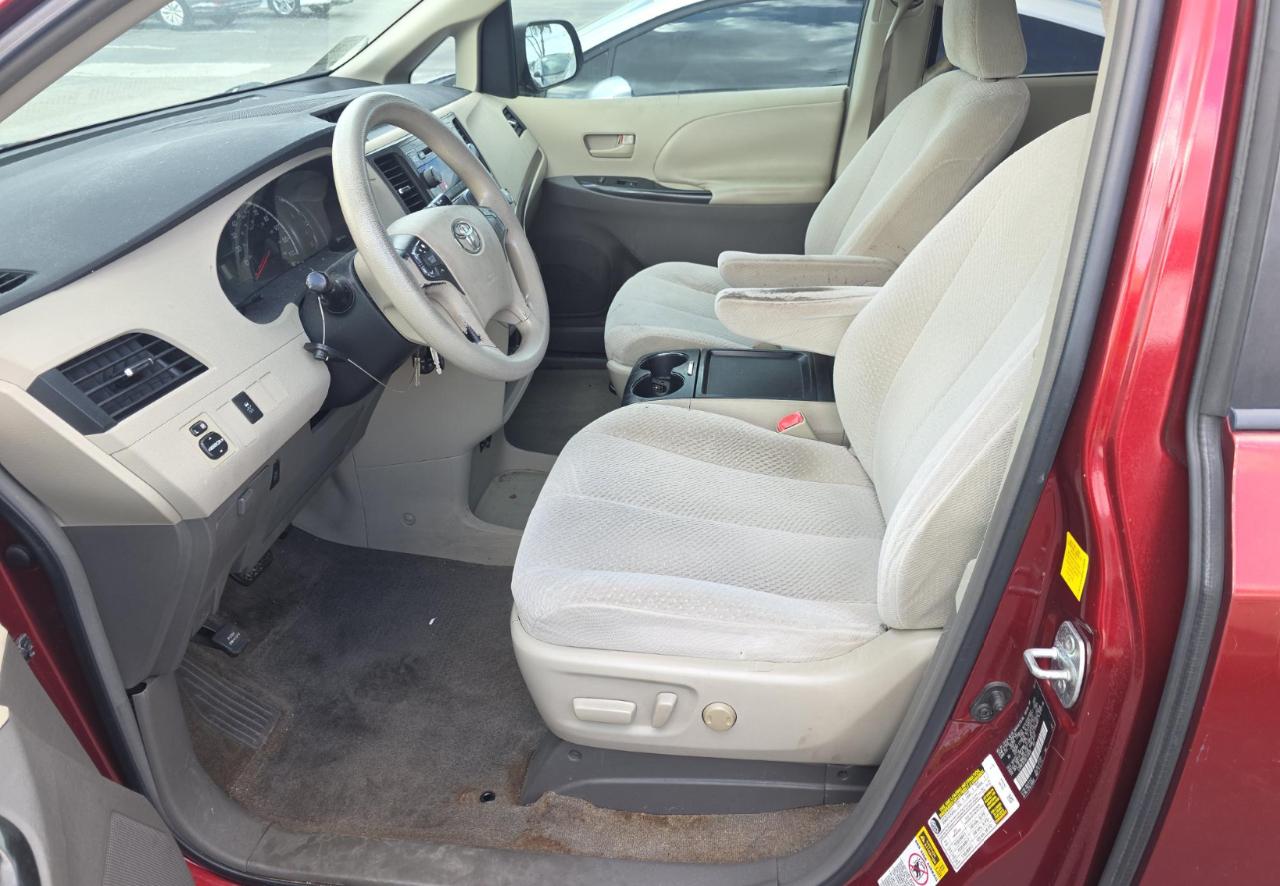 Toyota Sienna  2011
