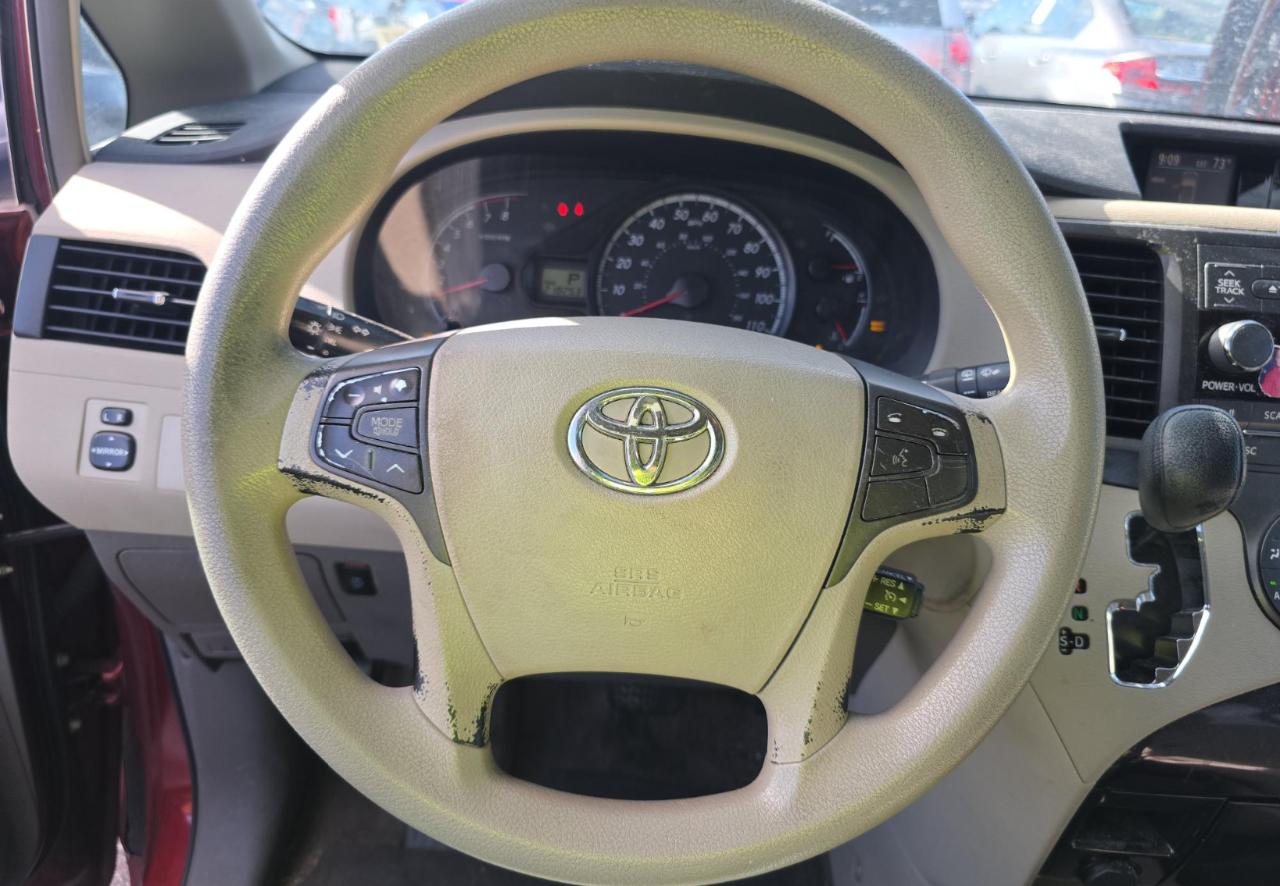 Toyota Sienna  2011