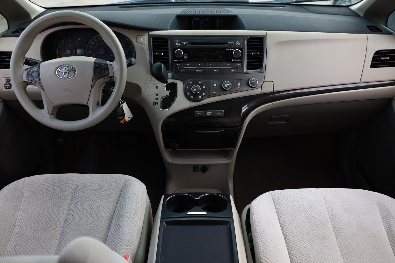 Toyota Sienna  2011