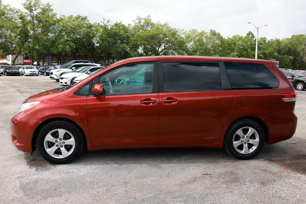 Toyota Sienna  2011