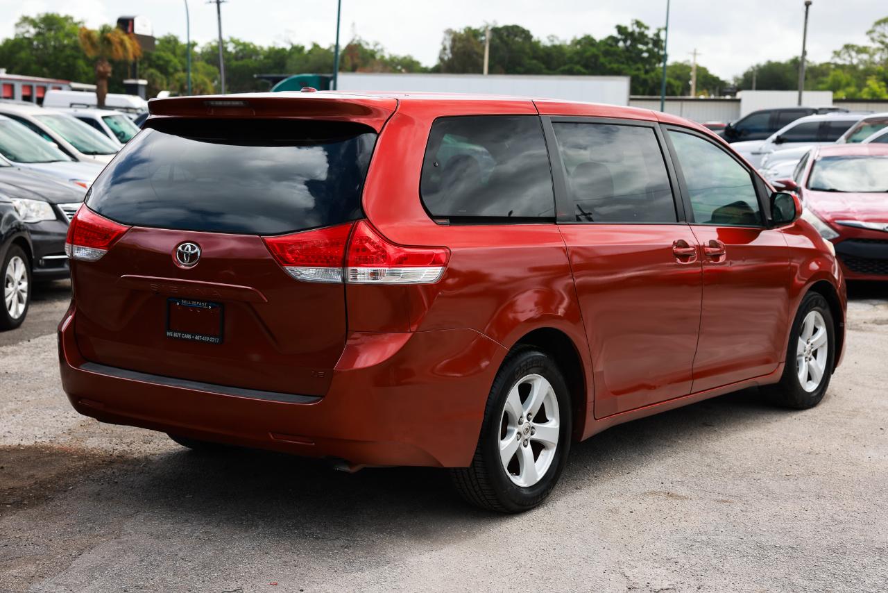 Toyota Sienna  2011