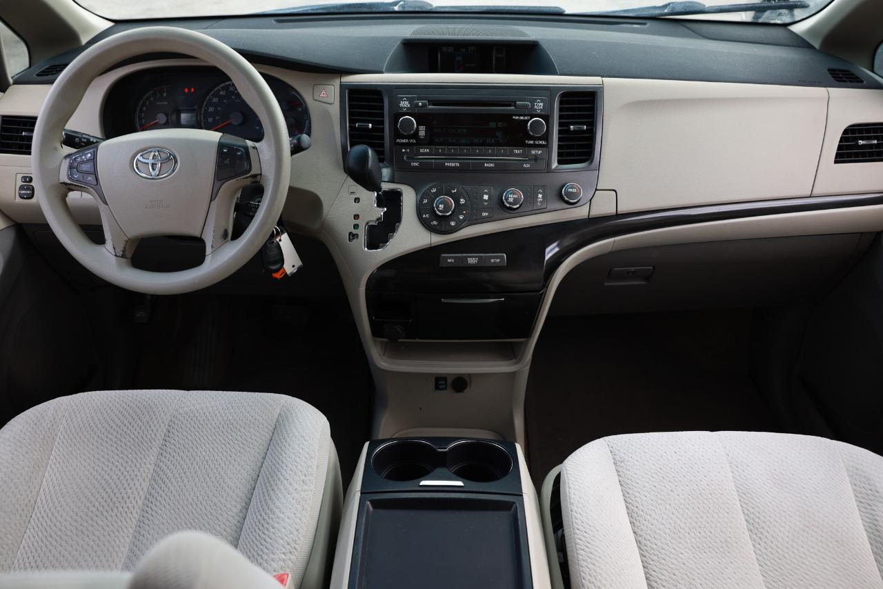 Toyota Sienna  2011