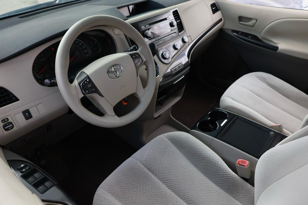 Toyota Sienna  2011