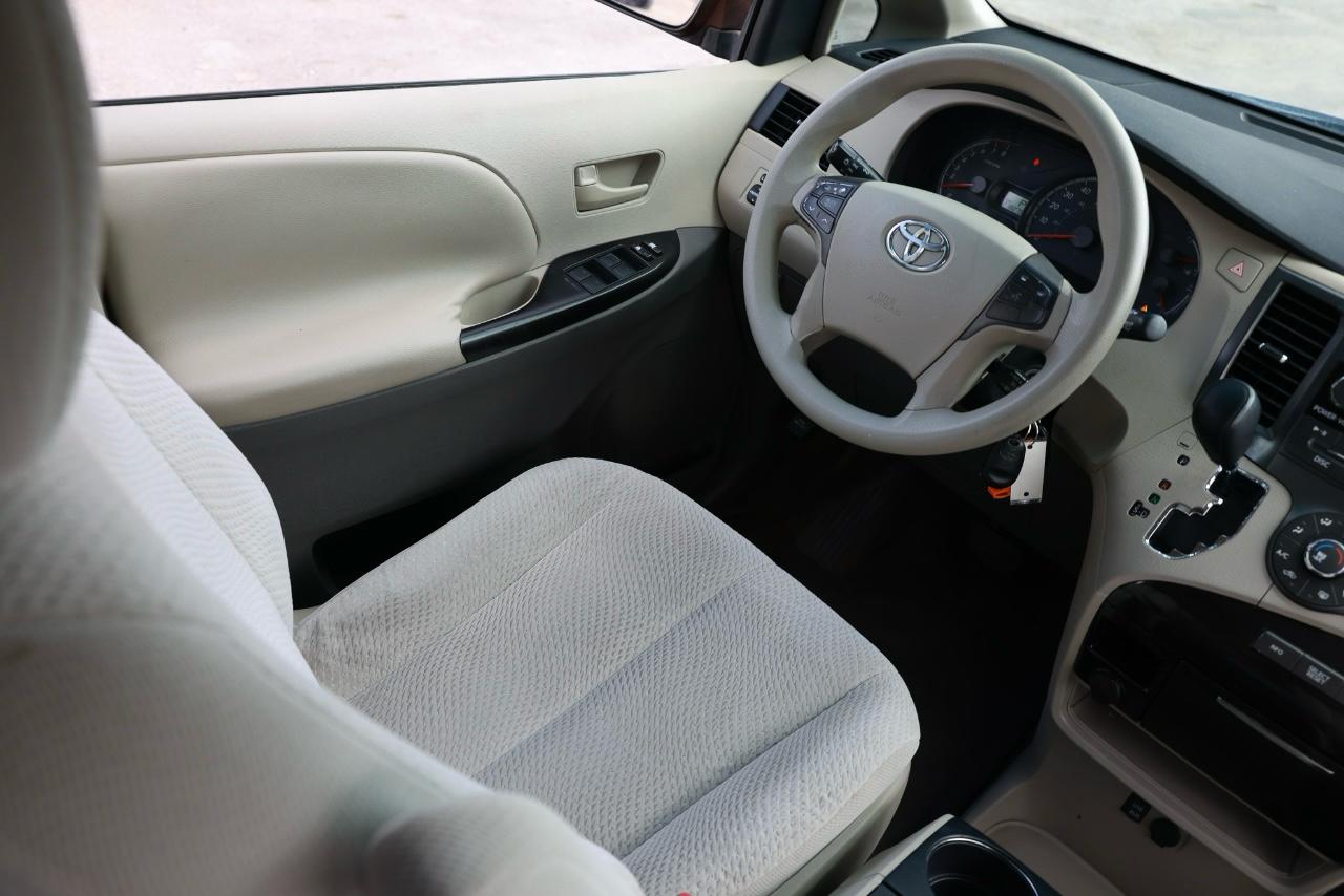 Toyota Sienna  2011
