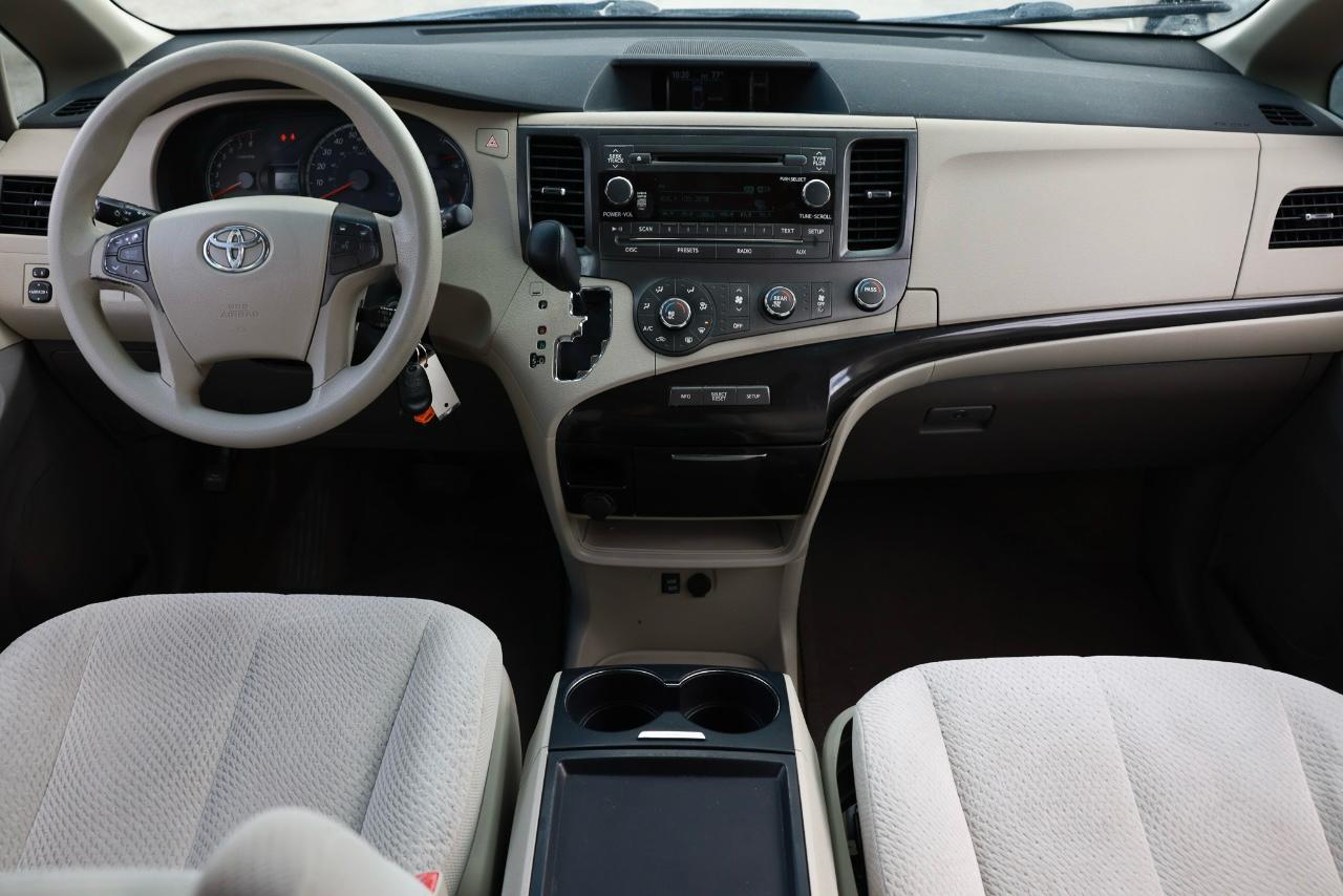 Toyota Sienna  2011