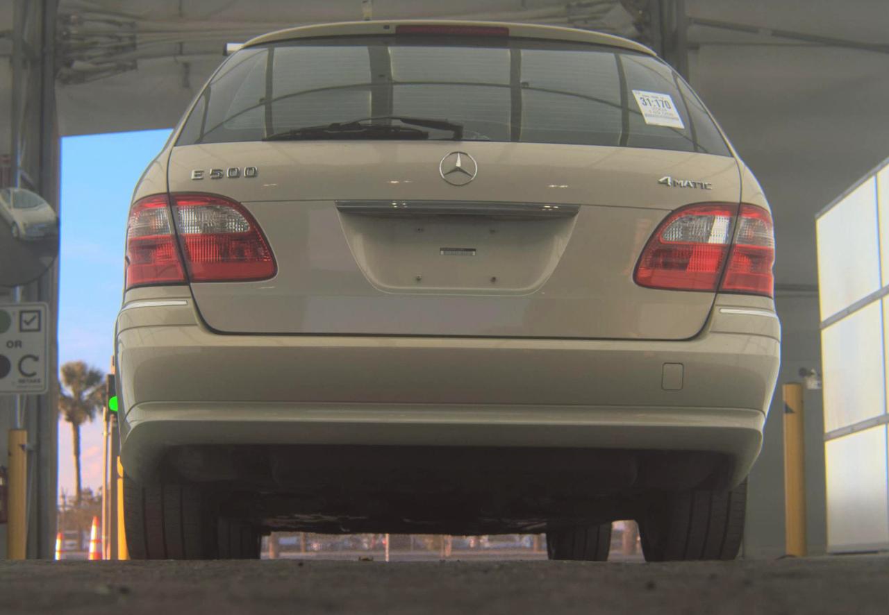 Mercedes-Benz E500  2004