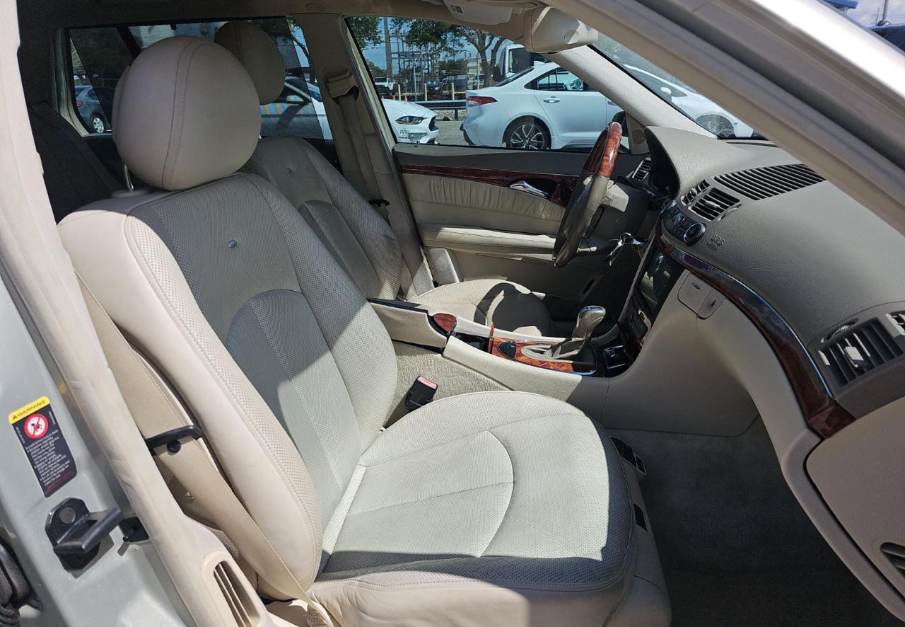 Mercedes-Benz E500  2004