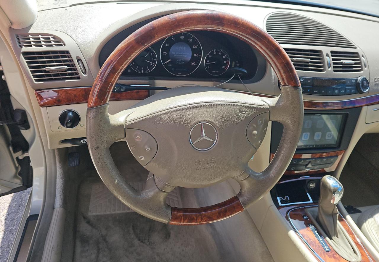 Mercedes-Benz E500  2004