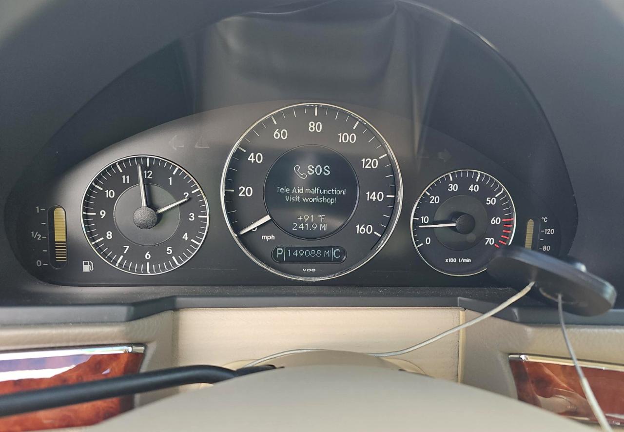 Mercedes-Benz E500  2004